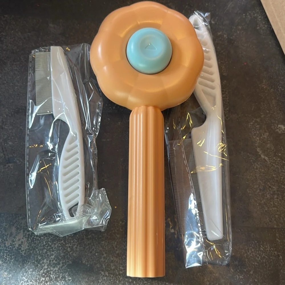 Cute Cat or dog hair brush easy to clean